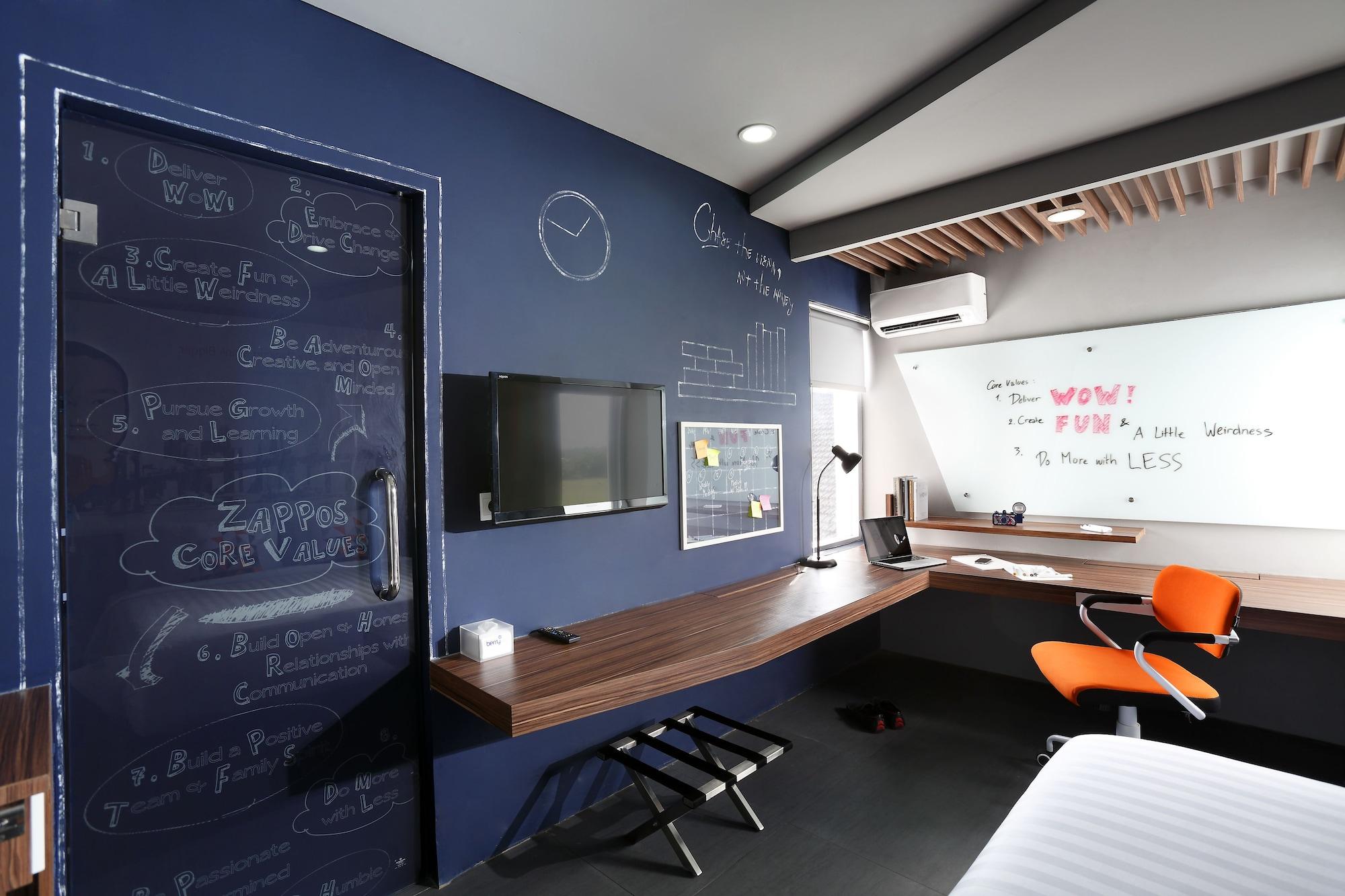 Berry Biz Hotel Seminyak  Luaran gambar