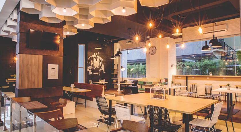 Berry Biz Hotel Seminyak  Luaran gambar