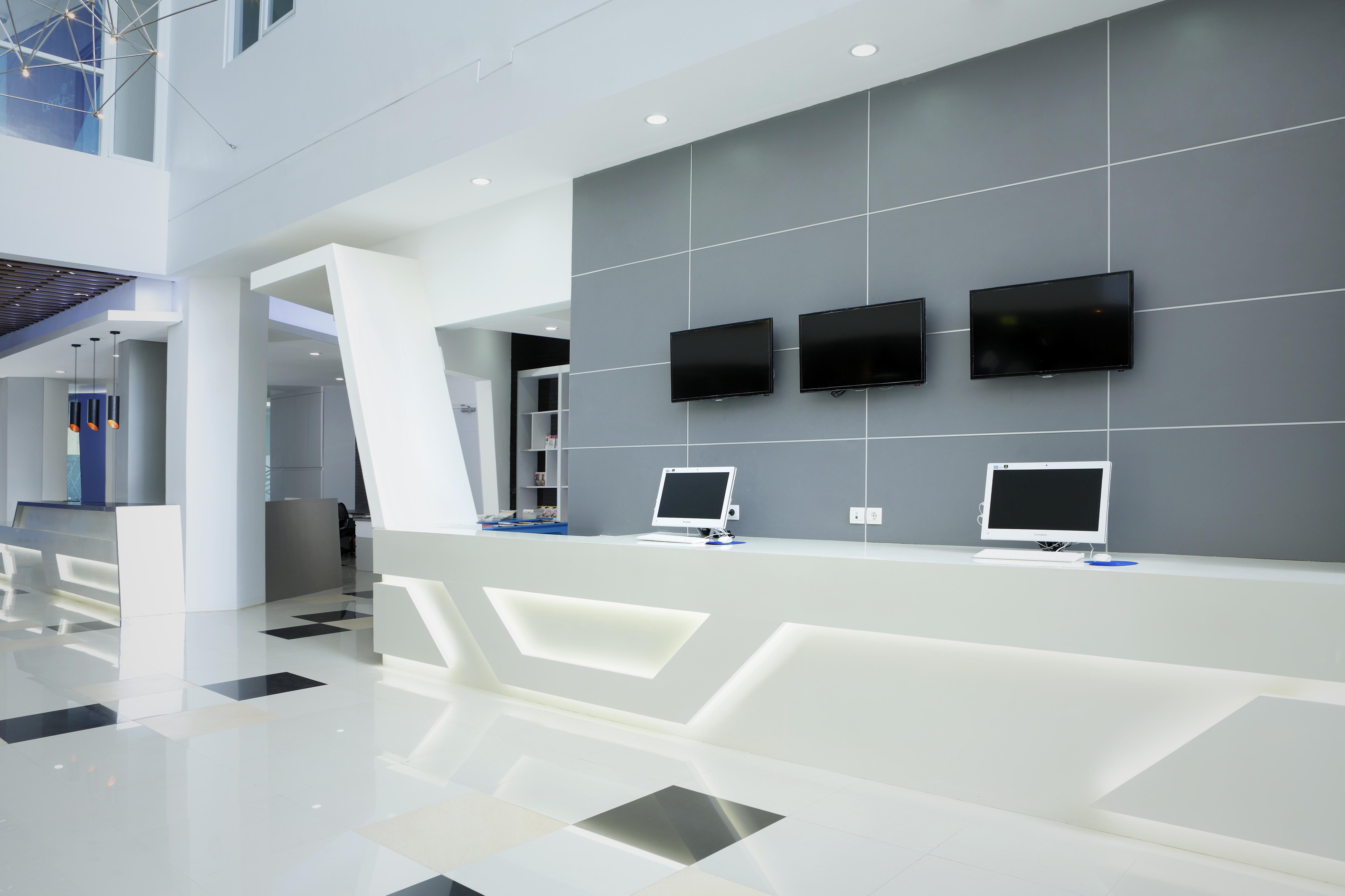 Berry Biz Hotel Seminyak  Luaran gambar