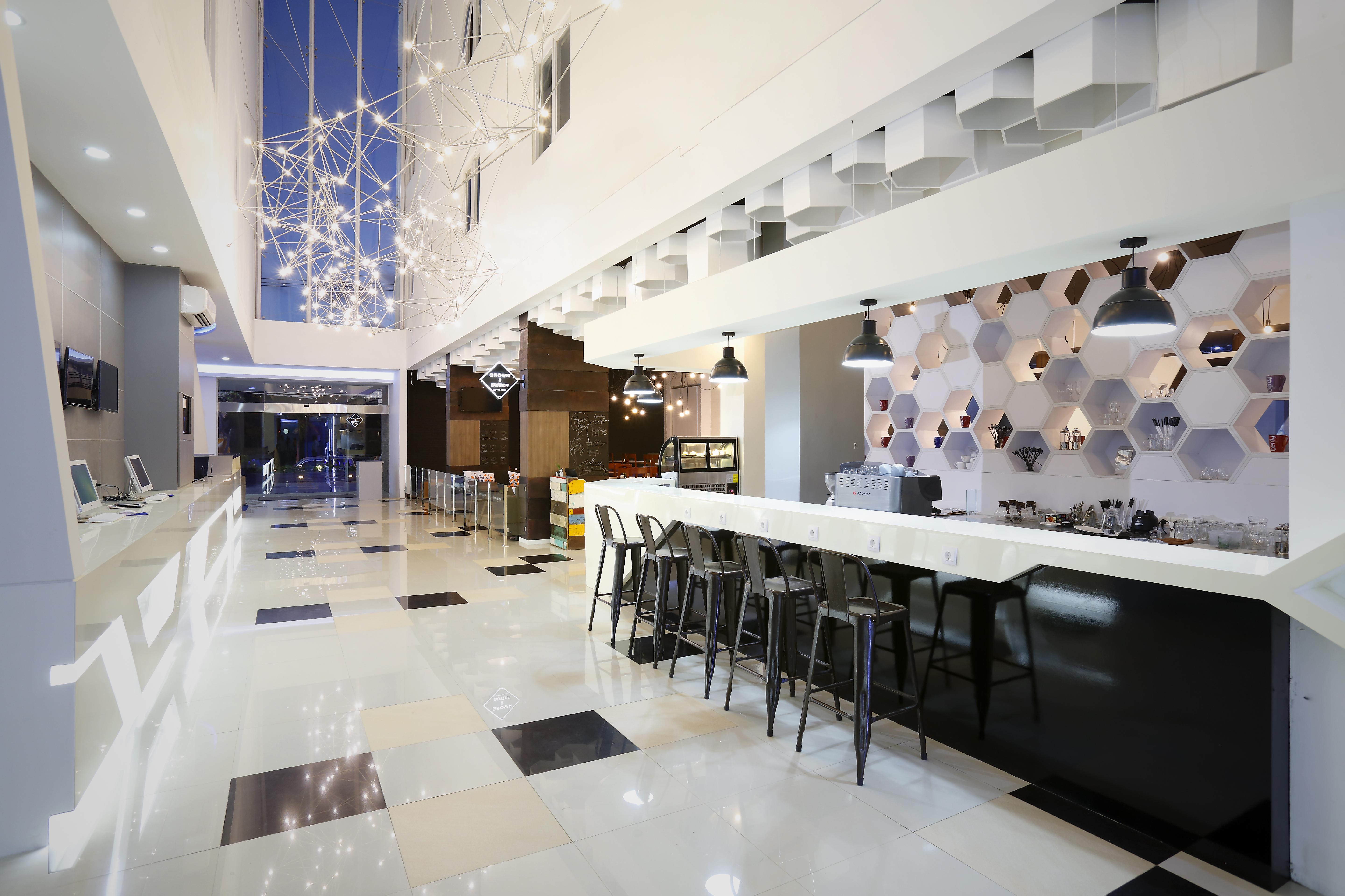 Berry Biz Hotel Seminyak  Luaran gambar
