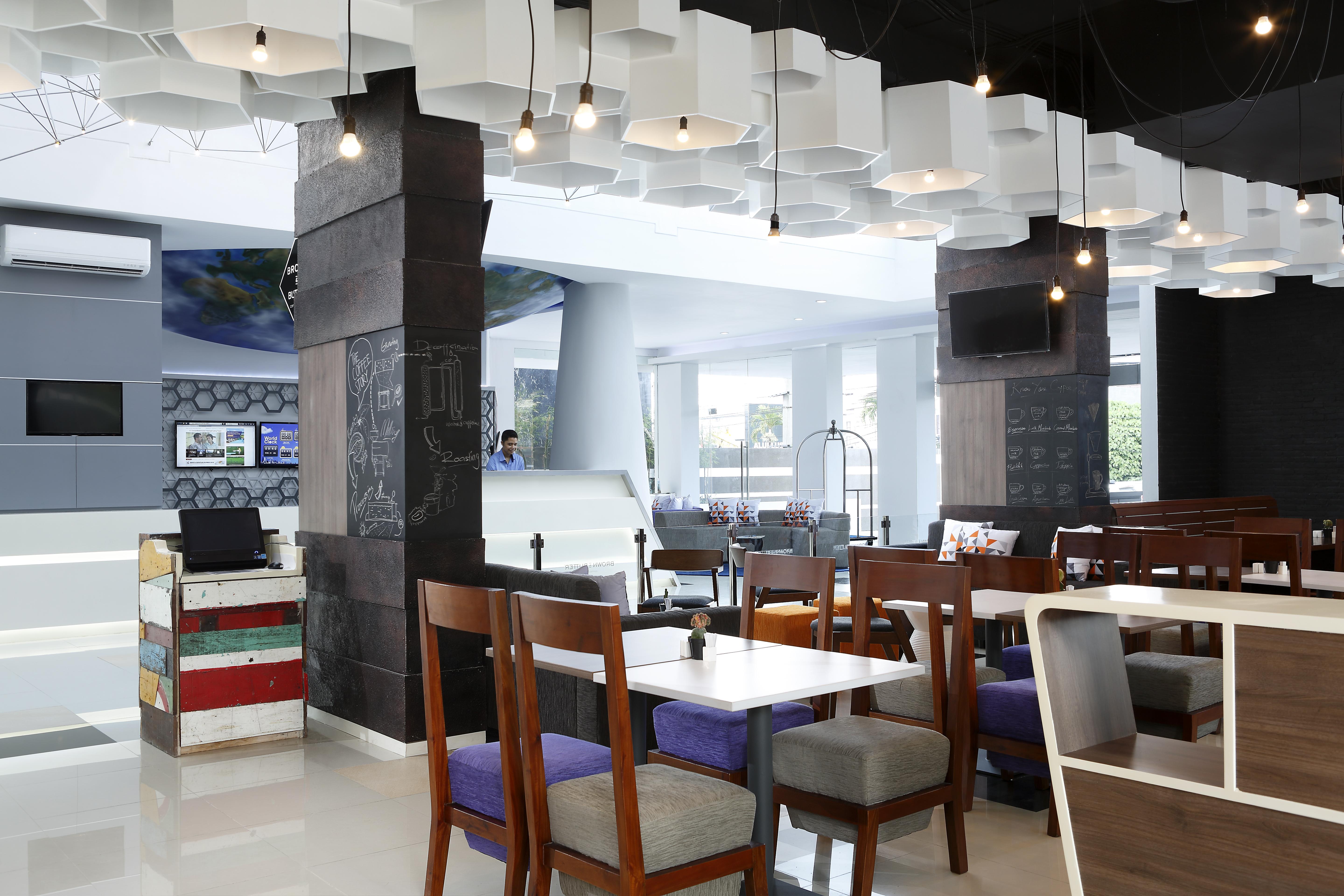 Berry Biz Hotel Seminyak  Luaran gambar