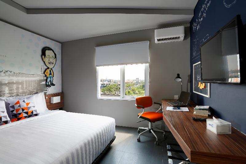Berry Biz Hotel Seminyak  Luaran gambar